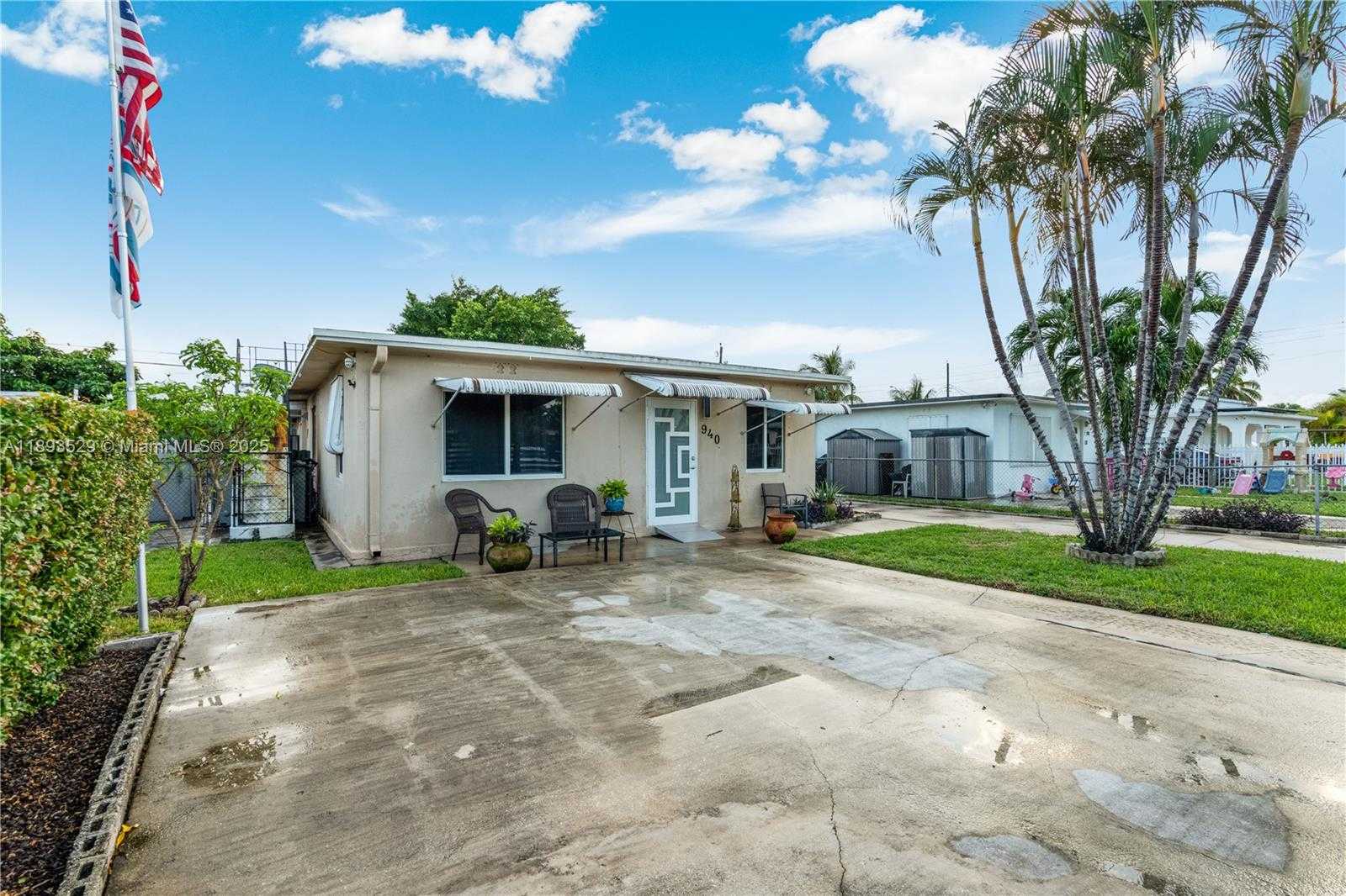 Small Image of 940 EAST 21ST ST, Hialeah Number 3