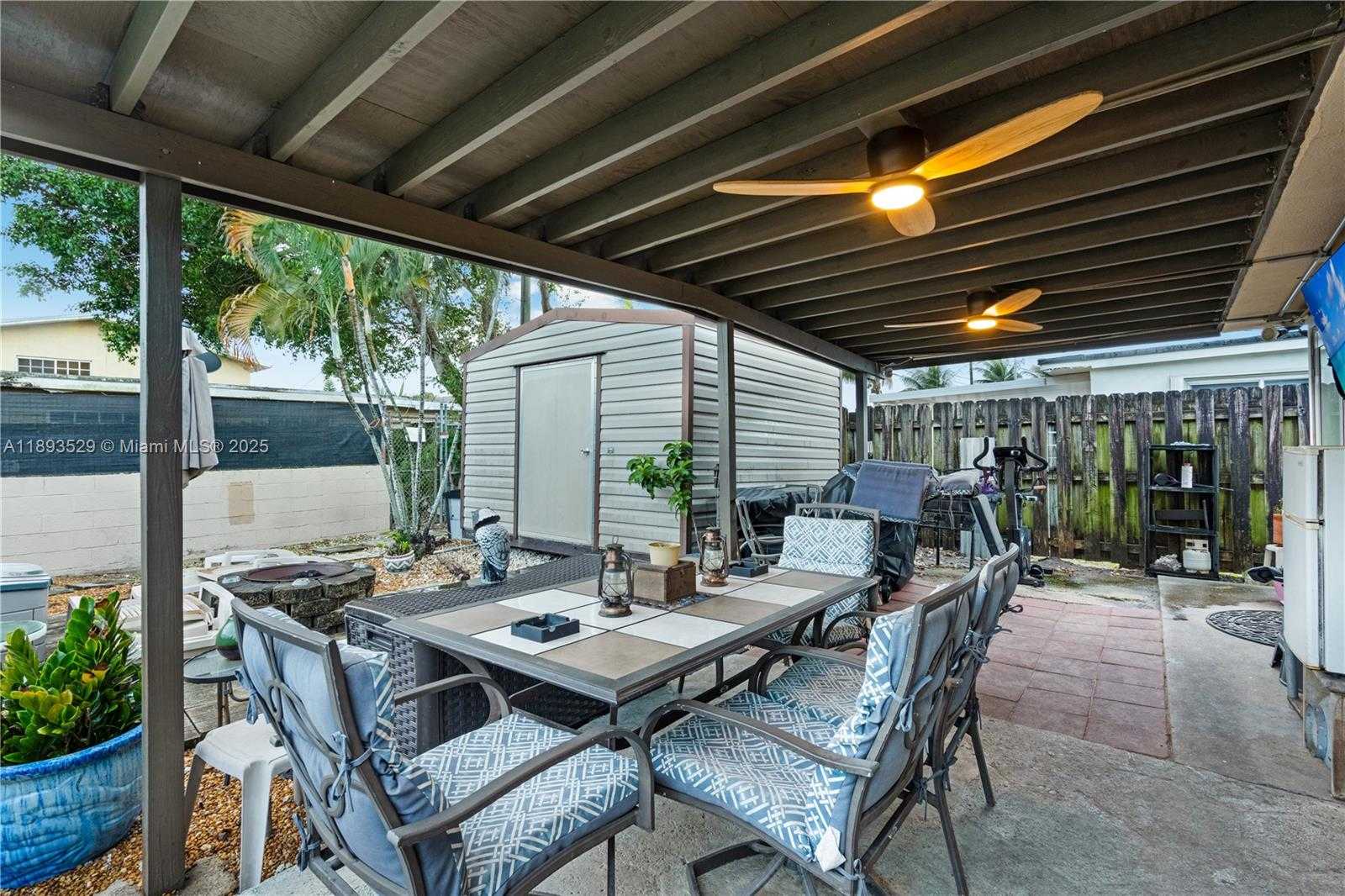 Small Image of 940 EAST 21ST ST, Hialeah Number 6