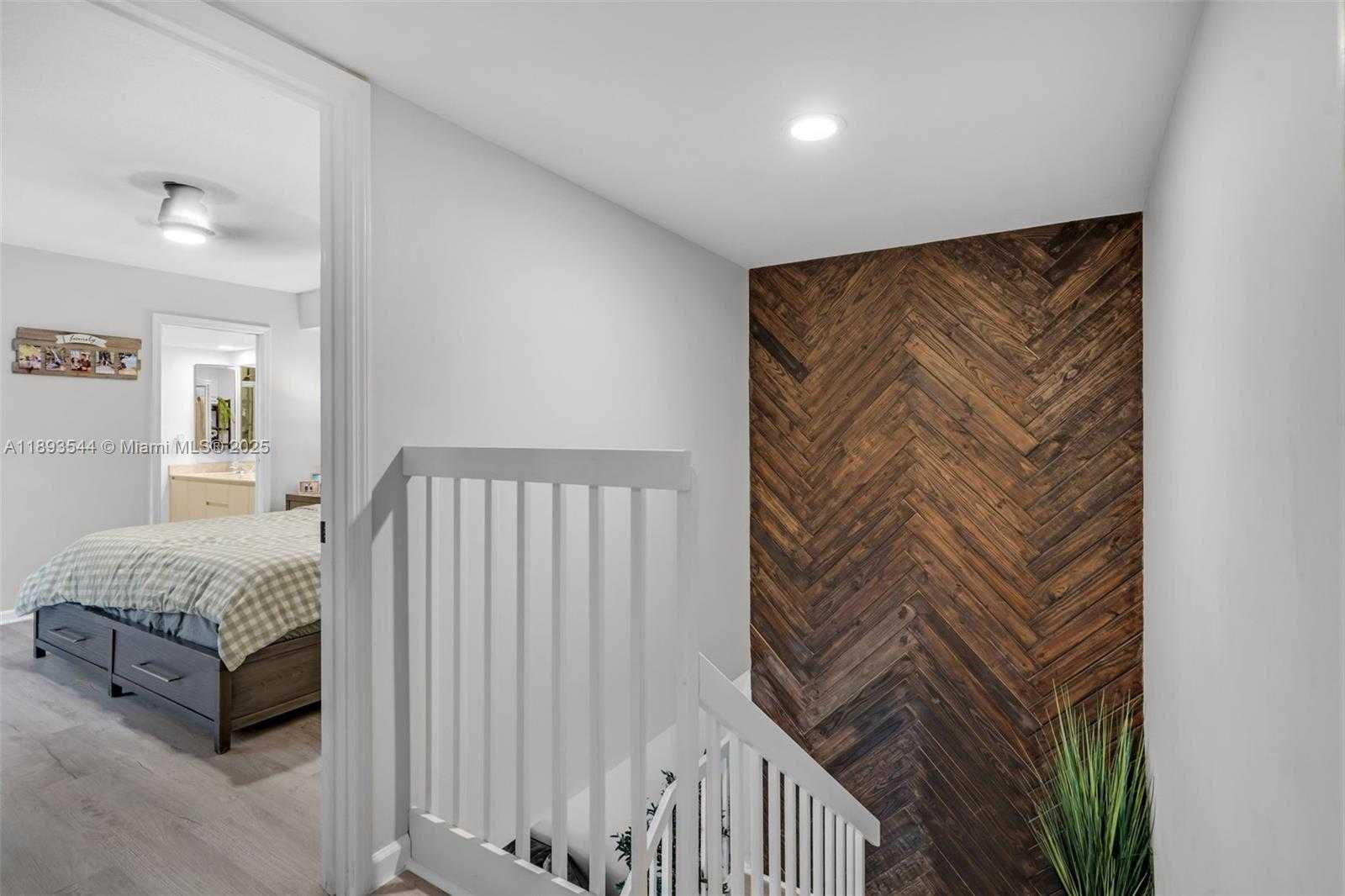 Small Image of 9849 NORTH WEST 6TH CT, Plantation Number 10