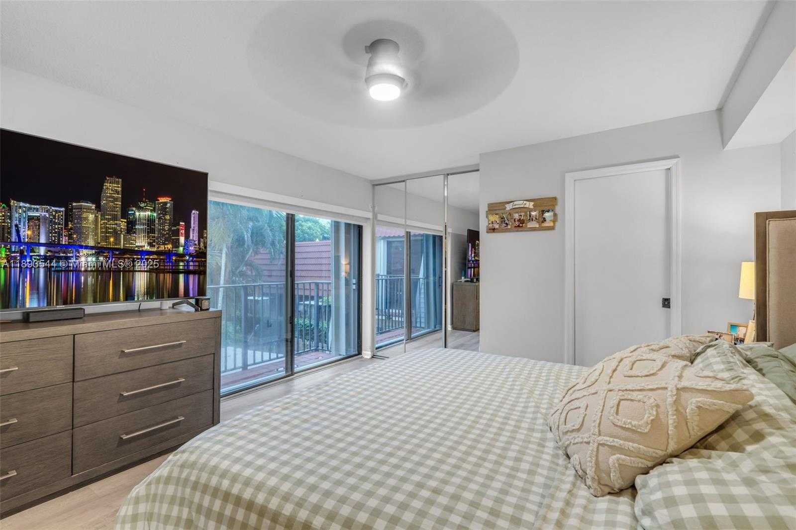 Small Image of 9849 NORTH WEST 6TH CT, Plantation Number 12