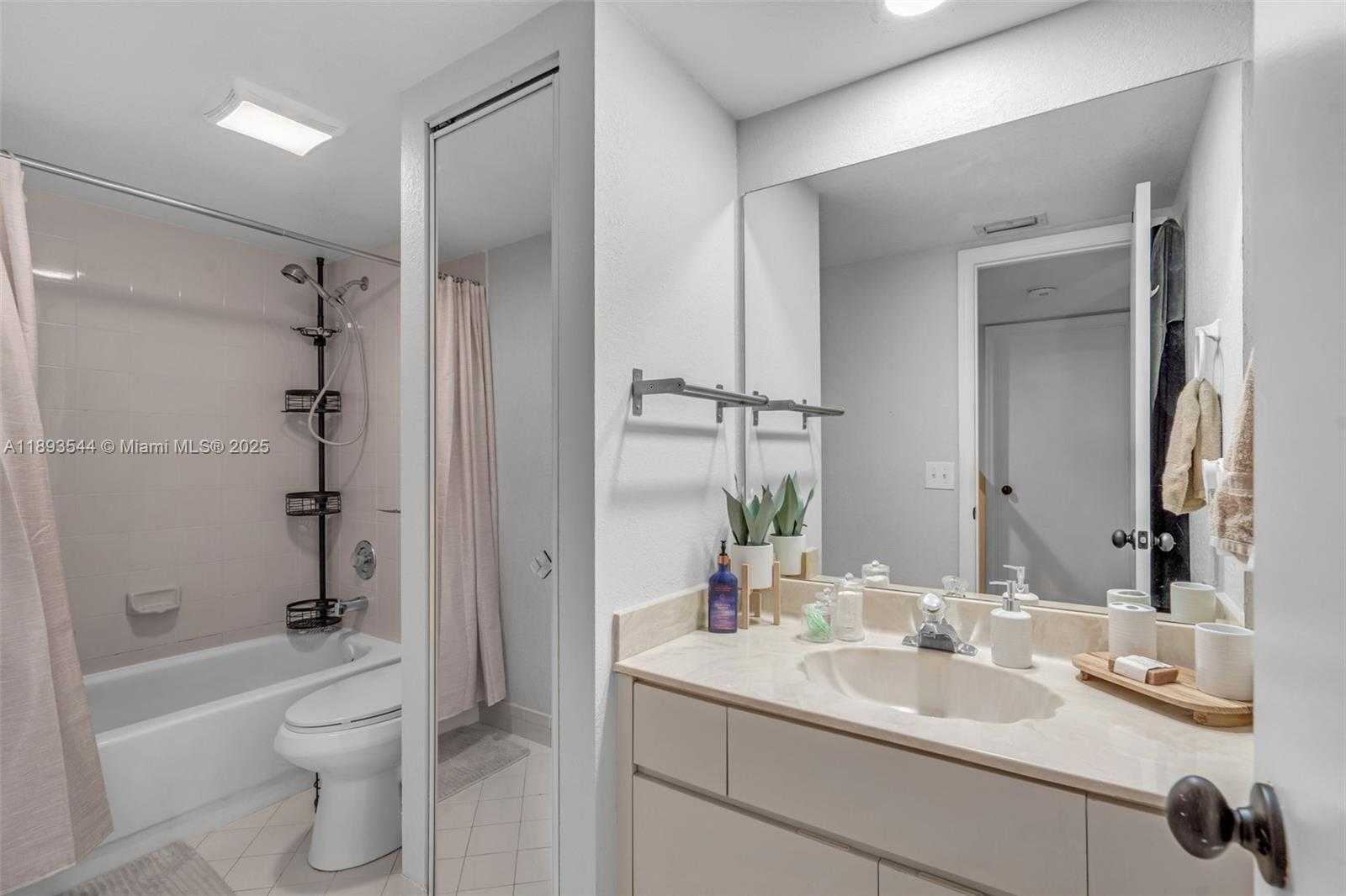 Small Image of 9849 NORTH WEST 6TH CT, Plantation Number 18