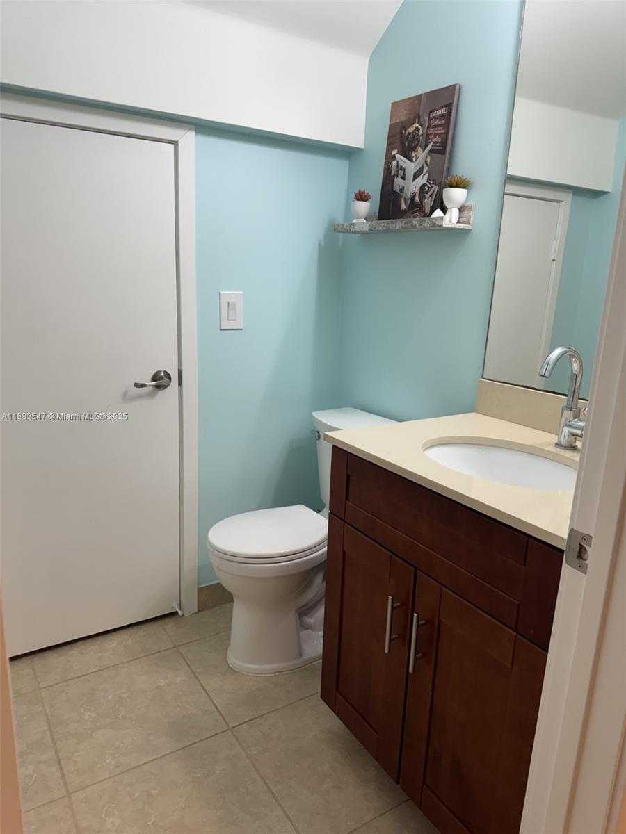Small Image of 4849 NORTH WEST 57TH CT, Tamarac Number 7