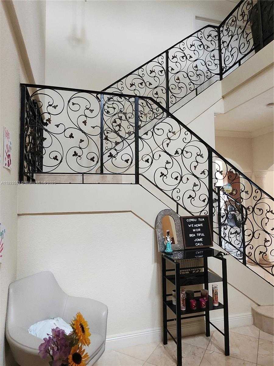 Small Image of 18031 NORTH WEST 87TH CT, Hialeah Number 15