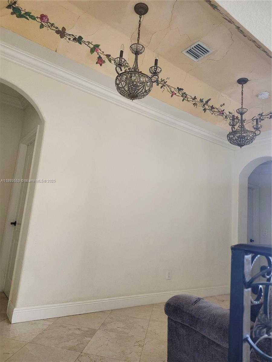 Small Image of 18031 NORTH WEST 87TH CT, Hialeah Number 16