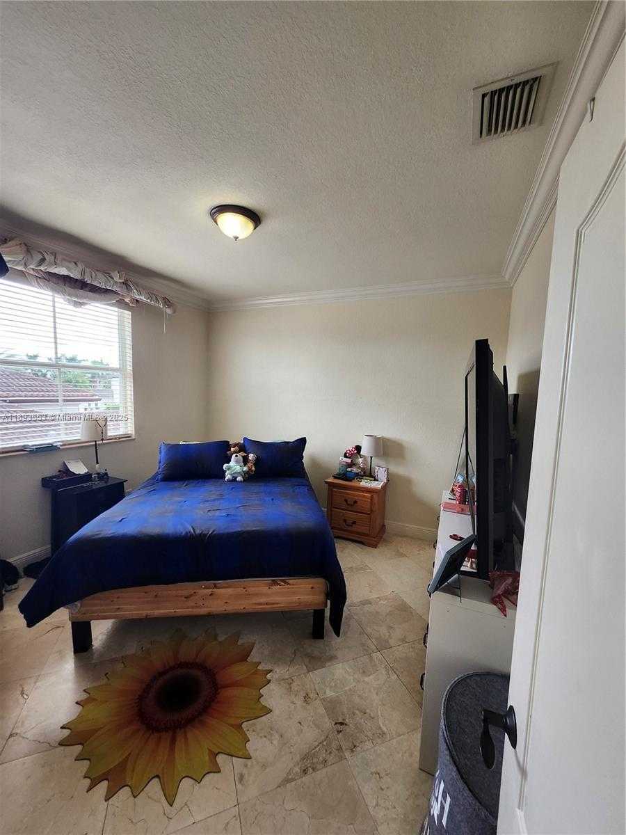 Small Image of 18031 NORTH WEST 87TH CT, Hialeah Number 22