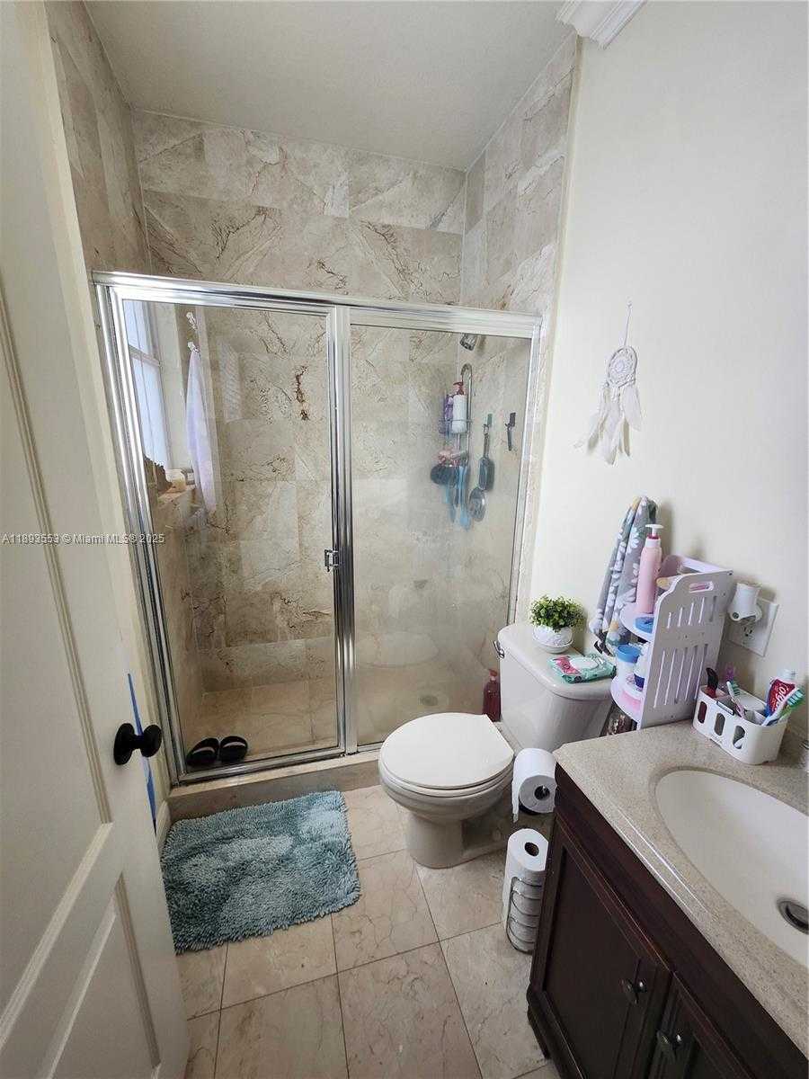 Small Image of 18031 NORTH WEST 87TH CT, Hialeah Number 23