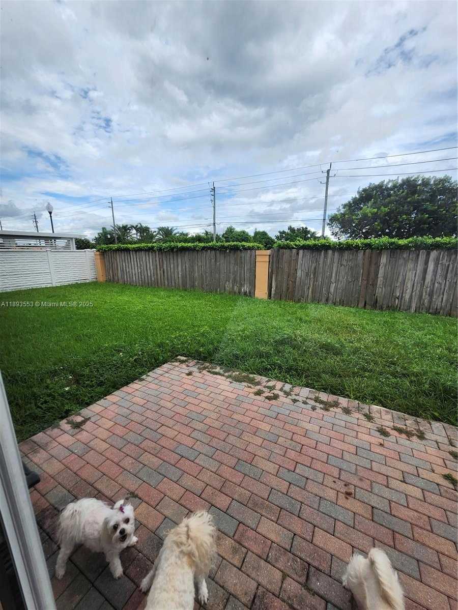 Small Image of 18031 NORTH WEST 87TH CT, Hialeah Number 25