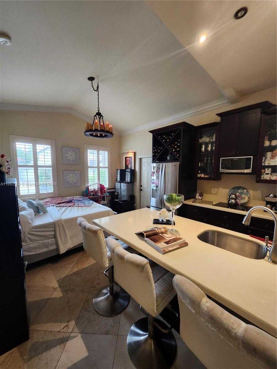 Small Image of 18031 NORTH WEST 87TH CT, Hialeah Number 27