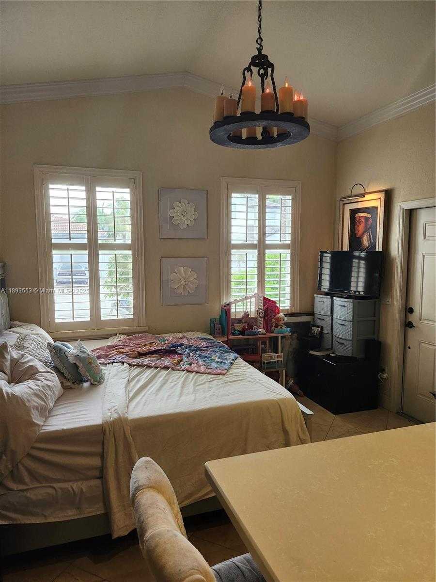Small Image of 18031 NORTH WEST 87TH CT, Hialeah Number 28