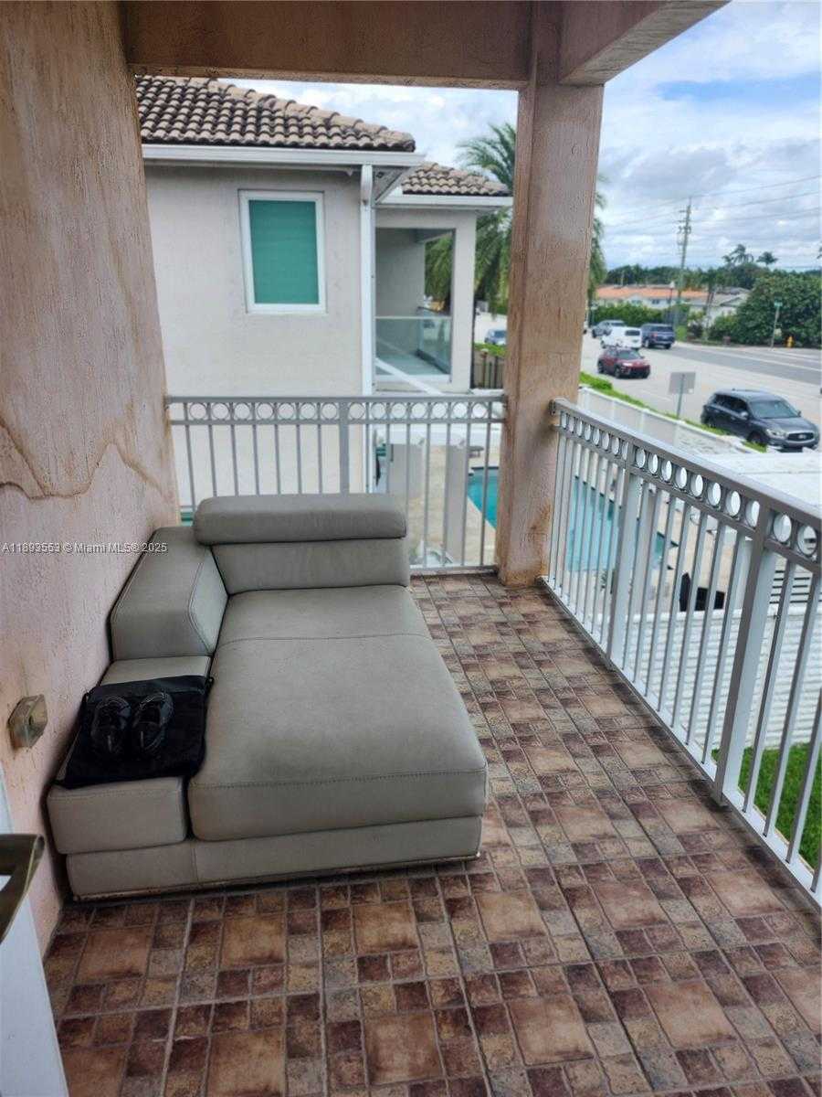 Small Image of 18031 NORTH WEST 87TH CT, Hialeah Number 40