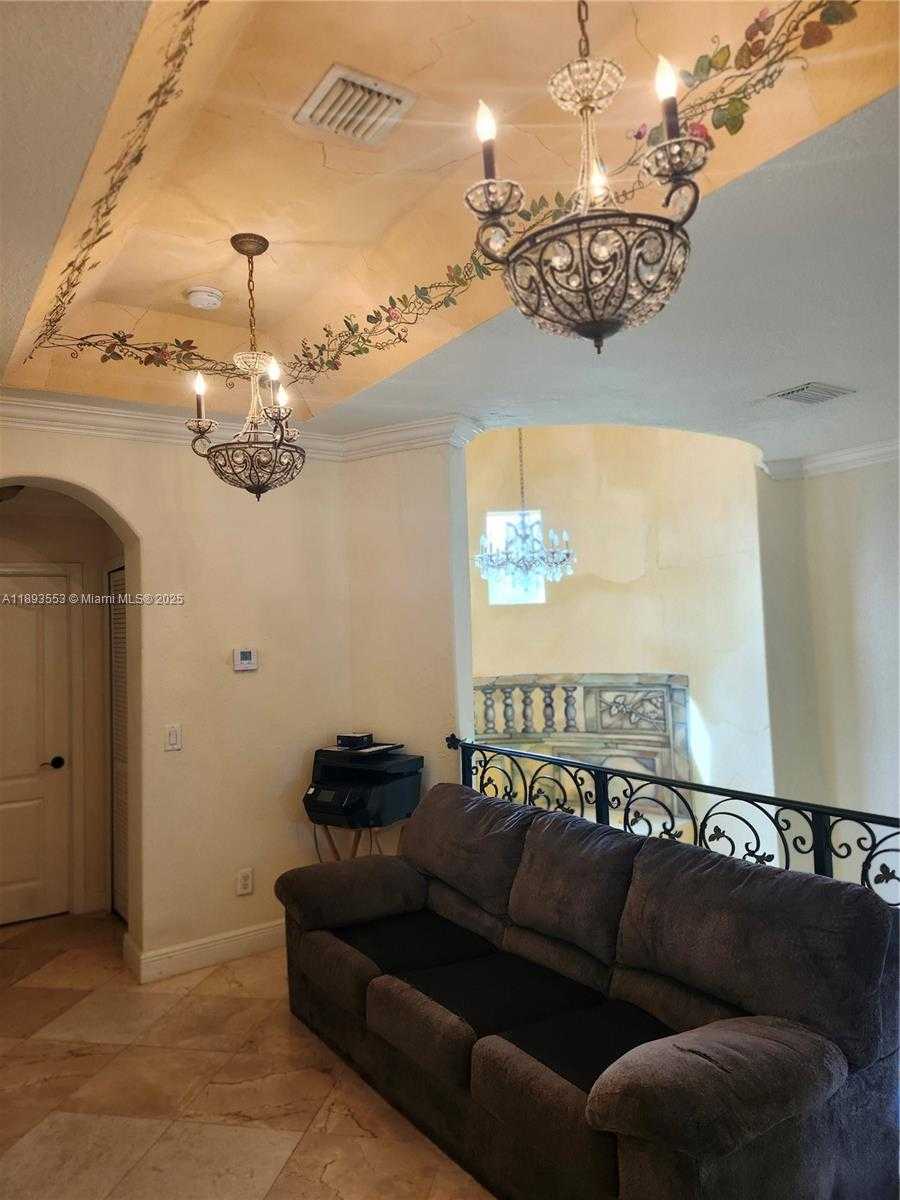 Small Image of 18031 NORTH WEST 87TH CT, Hialeah Number 6