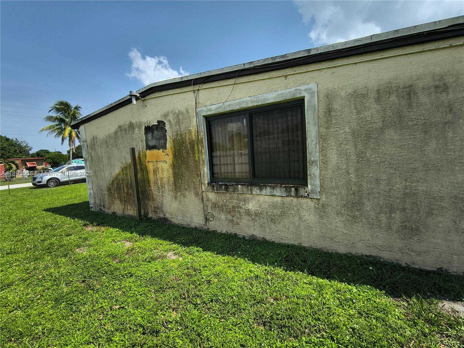 Small Image of 16300 NORTH WEST 19TH AVE, Miami Gardens Number 12