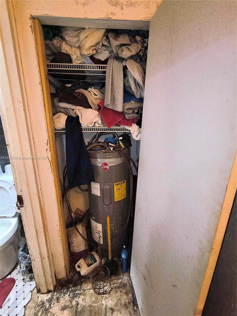 Small Image of 16300 NORTH WEST 19TH AVE, Miami Gardens Number 17