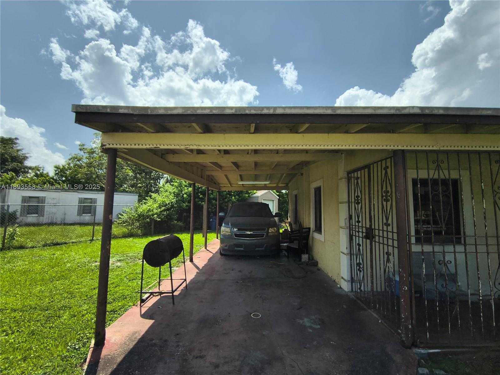 Small Image of 16300 NORTH WEST 19TH AVE, Miami Gardens Number 3