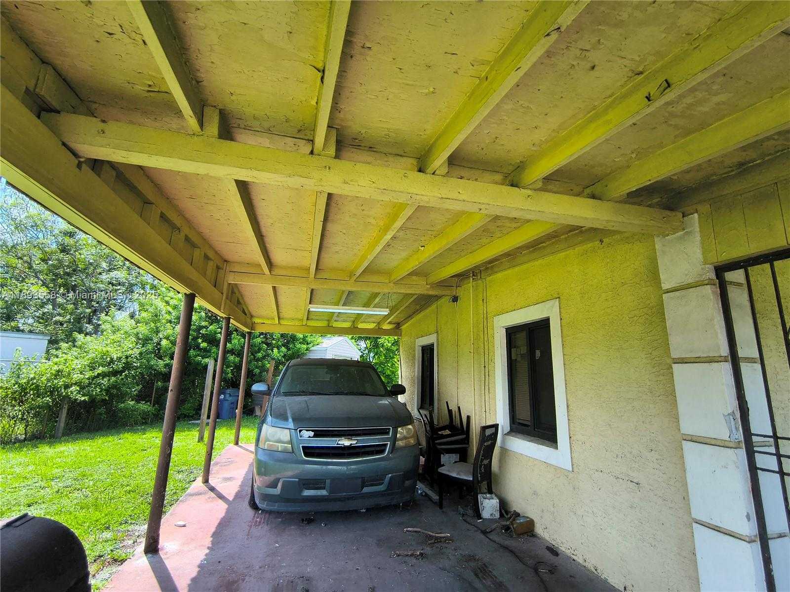 Small Image of 16300 NORTH WEST 19TH AVE, Miami Gardens Number 4