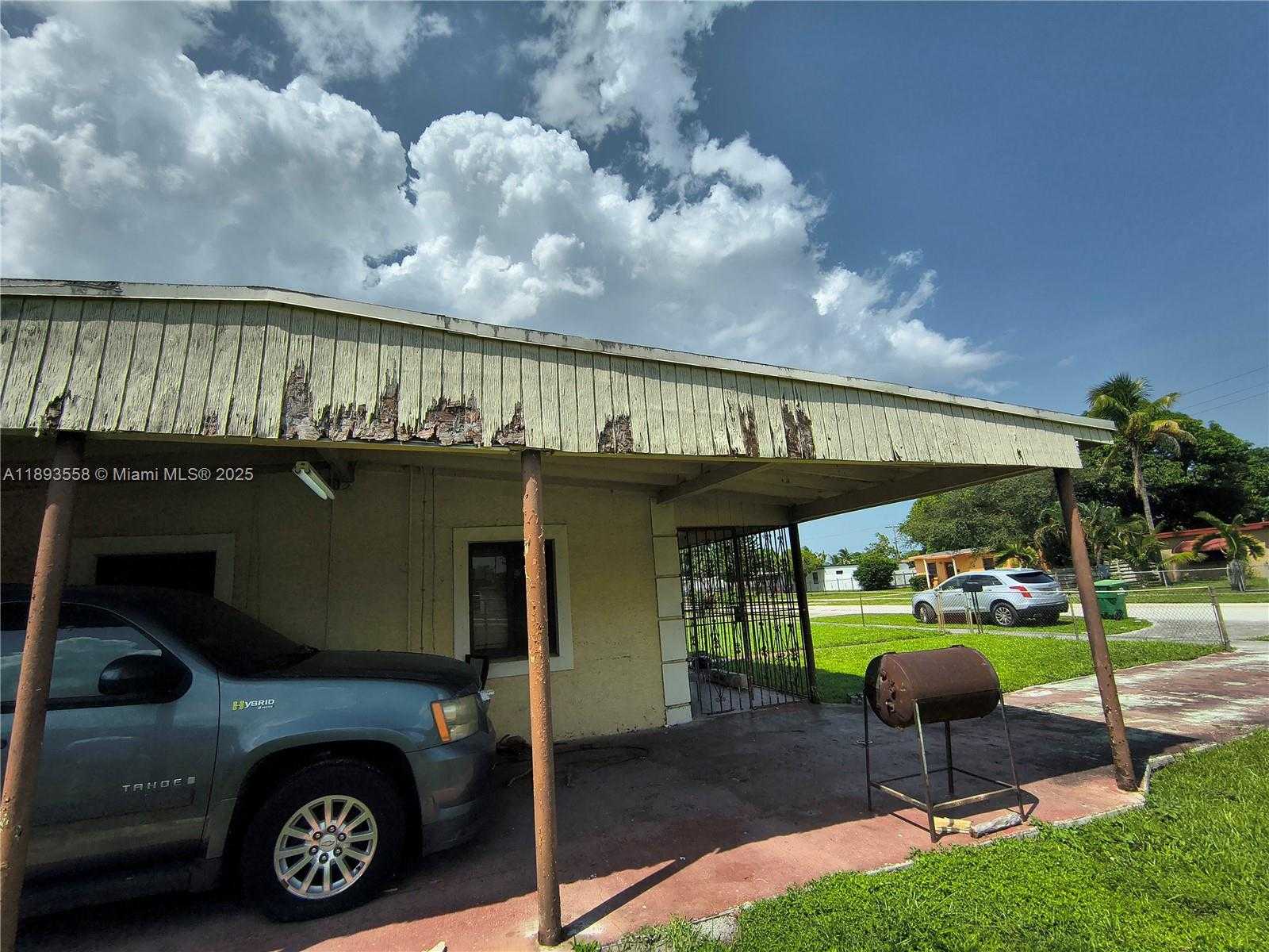 Small Image of 16300 NORTH WEST 19TH AVE, Miami Gardens Number 5