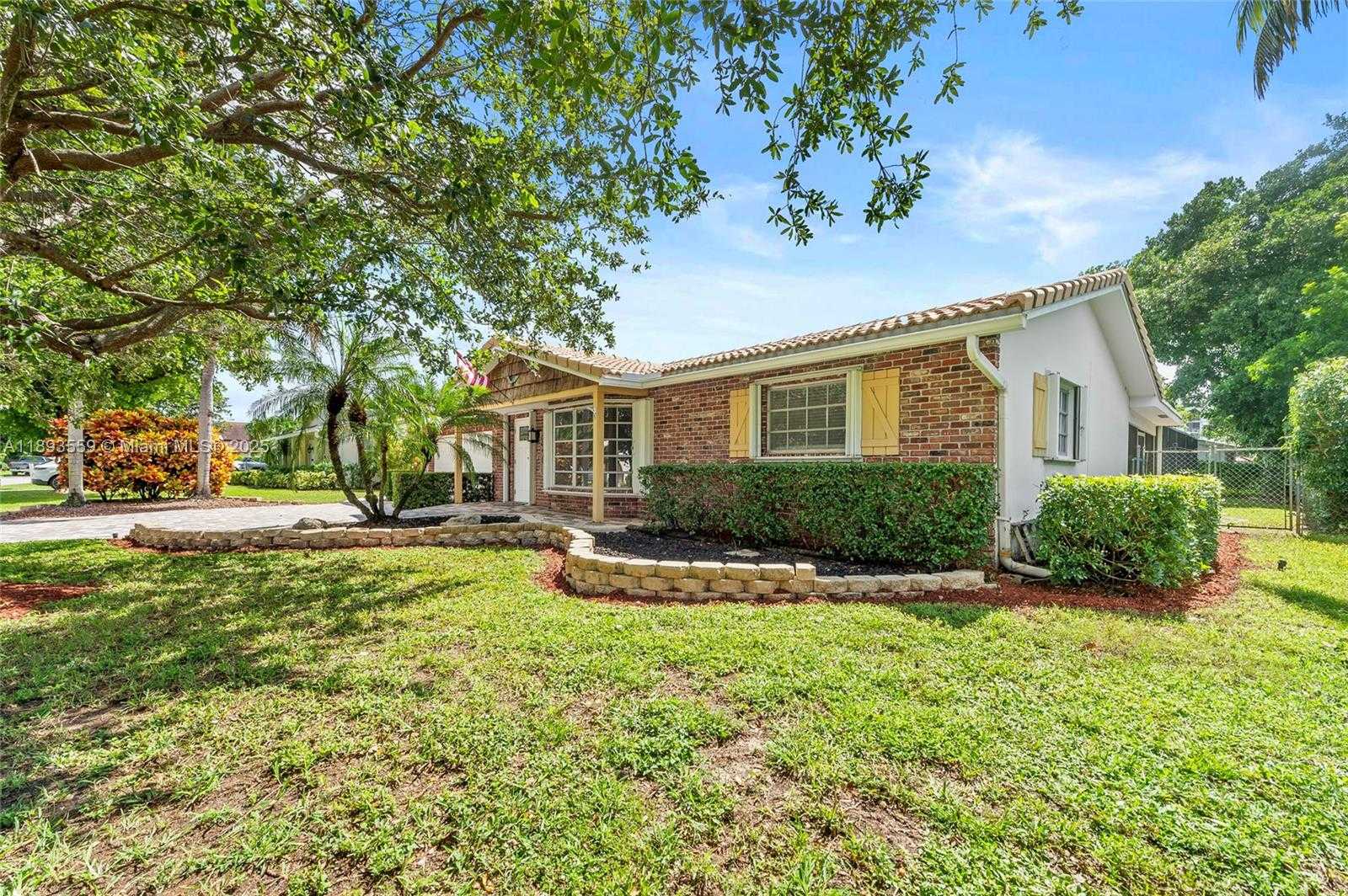 Small Image of 9064 NORTH WEST 23RD PL, Coral Springs Number 3