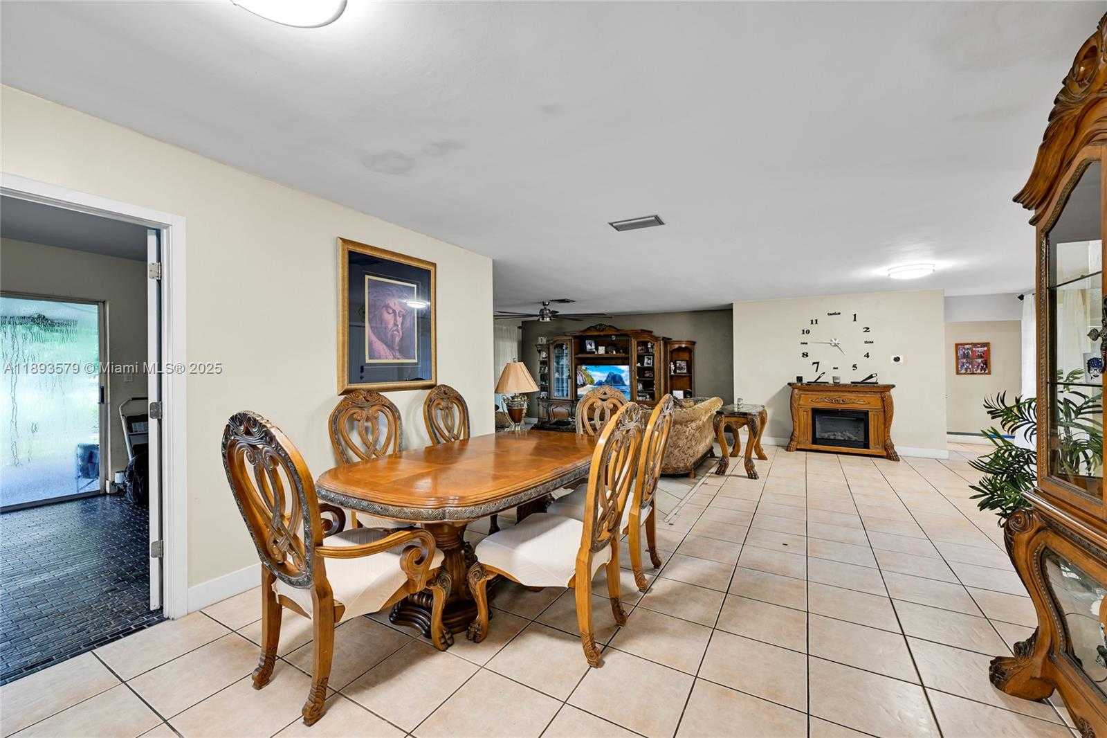 Small Image of 311 NORTH WEST 201ST ST, Miami Gardens Number 6