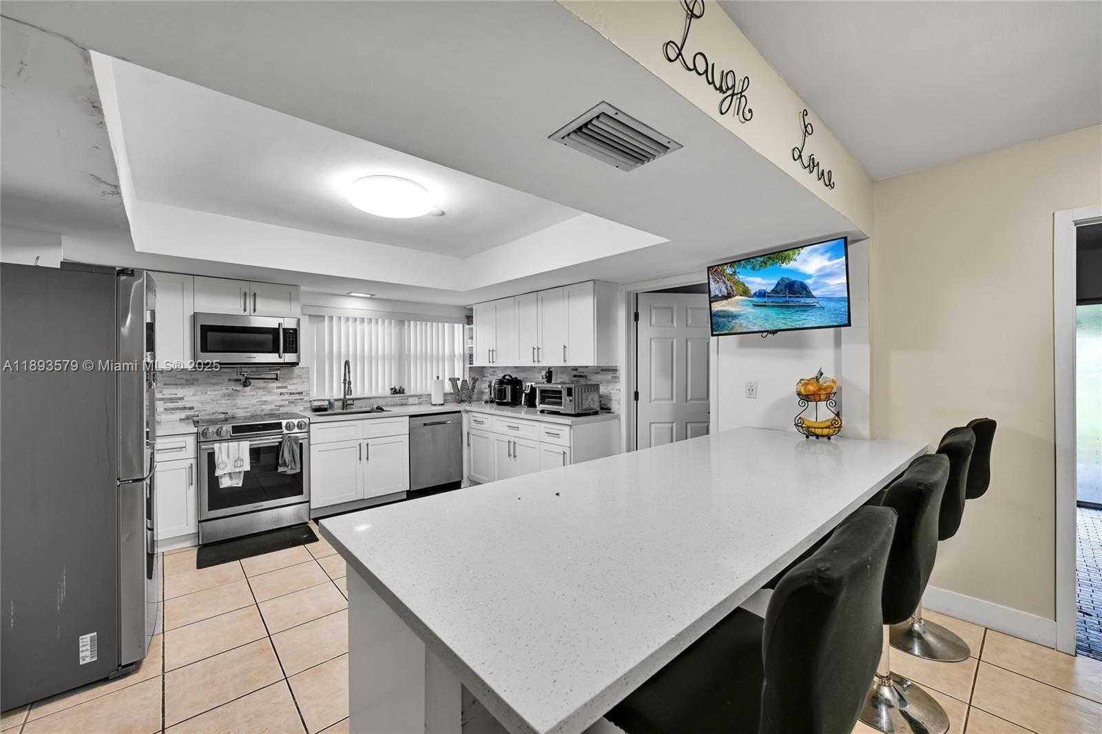 Small Image of 311 NORTH WEST 201ST ST, Miami Gardens Number 8
