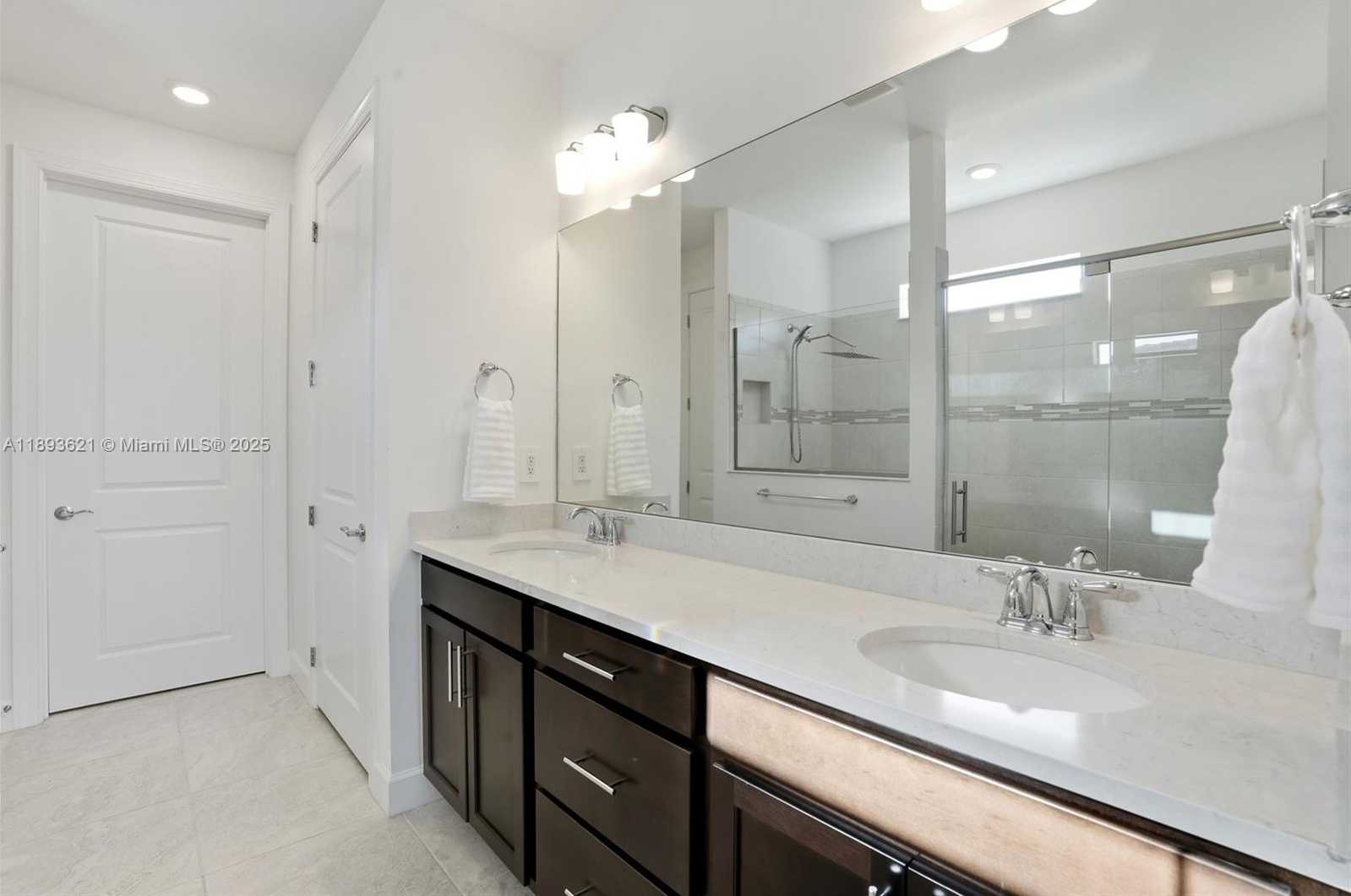 Small Image of 17003 OAKSTEAD DR, Other City - In The State Of Florida Number 19