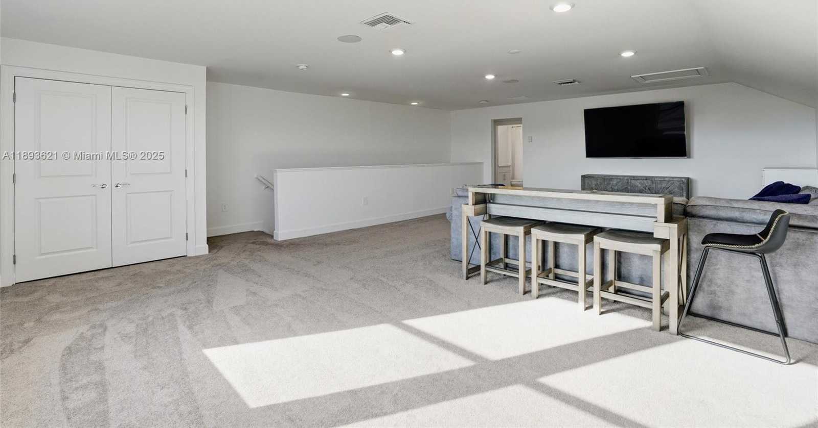 Small Image of 17003 OAKSTEAD DR, Other City - In The State Of Florida Number 27