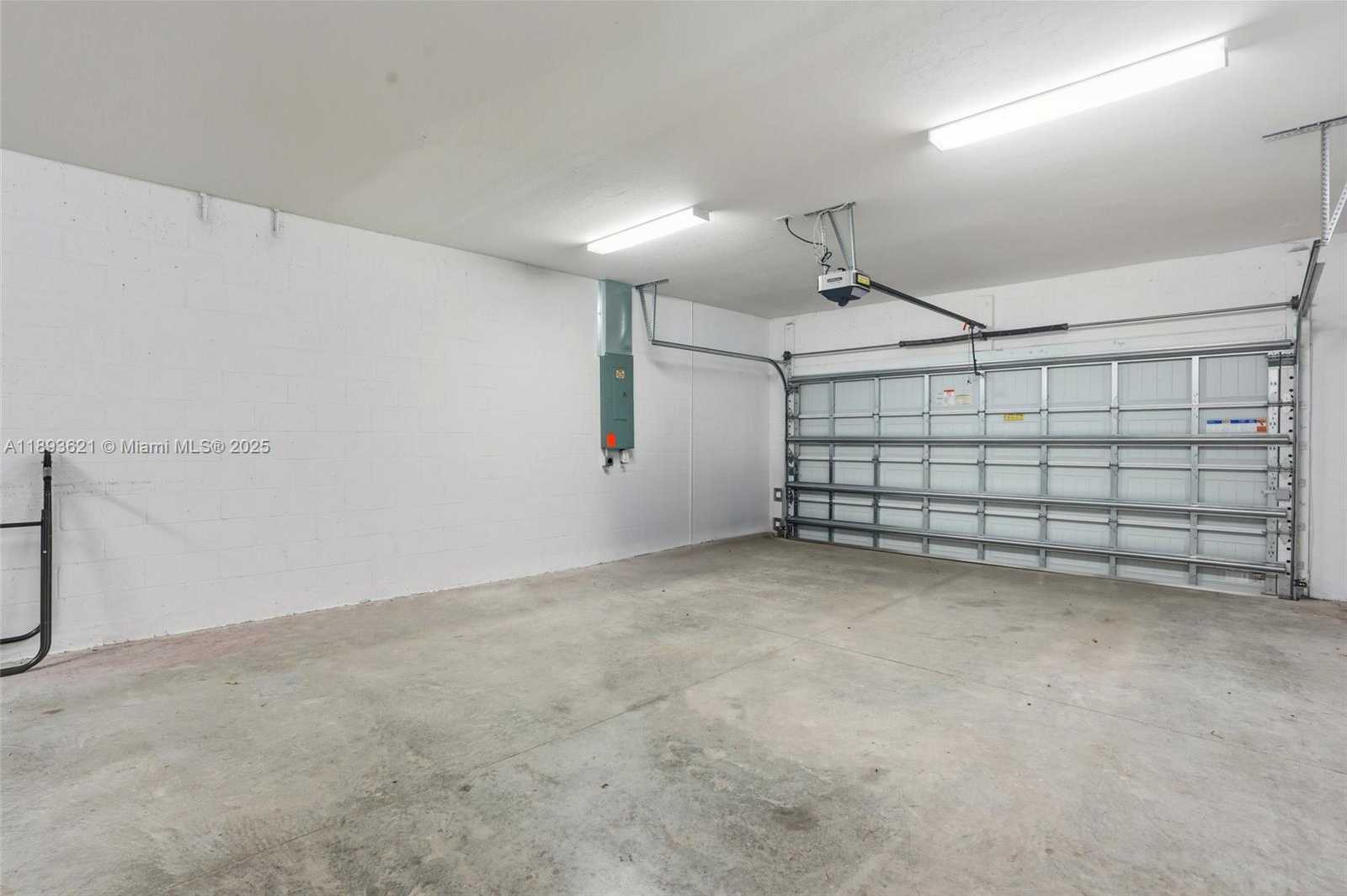 Small Image of 17003 OAKSTEAD DR, Other City - In The State Of Florida Number 31