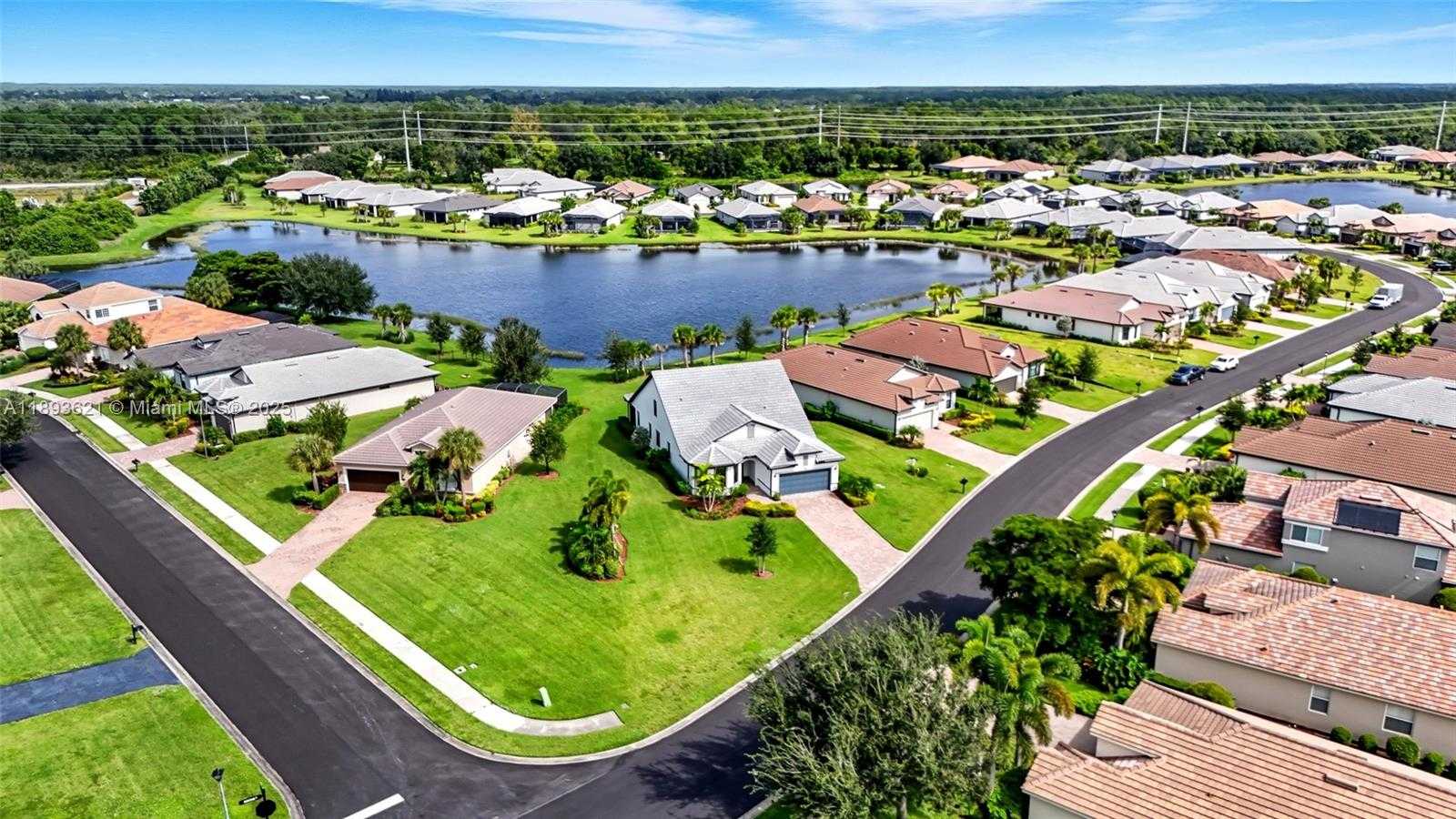 Small Image of 17003 OAKSTEAD DR, Other City - In The State Of Florida Number 42