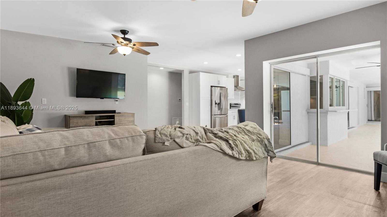 Small Image of 14590 SOUTH WEST 81ST AVE, Palmetto Bay Number 14