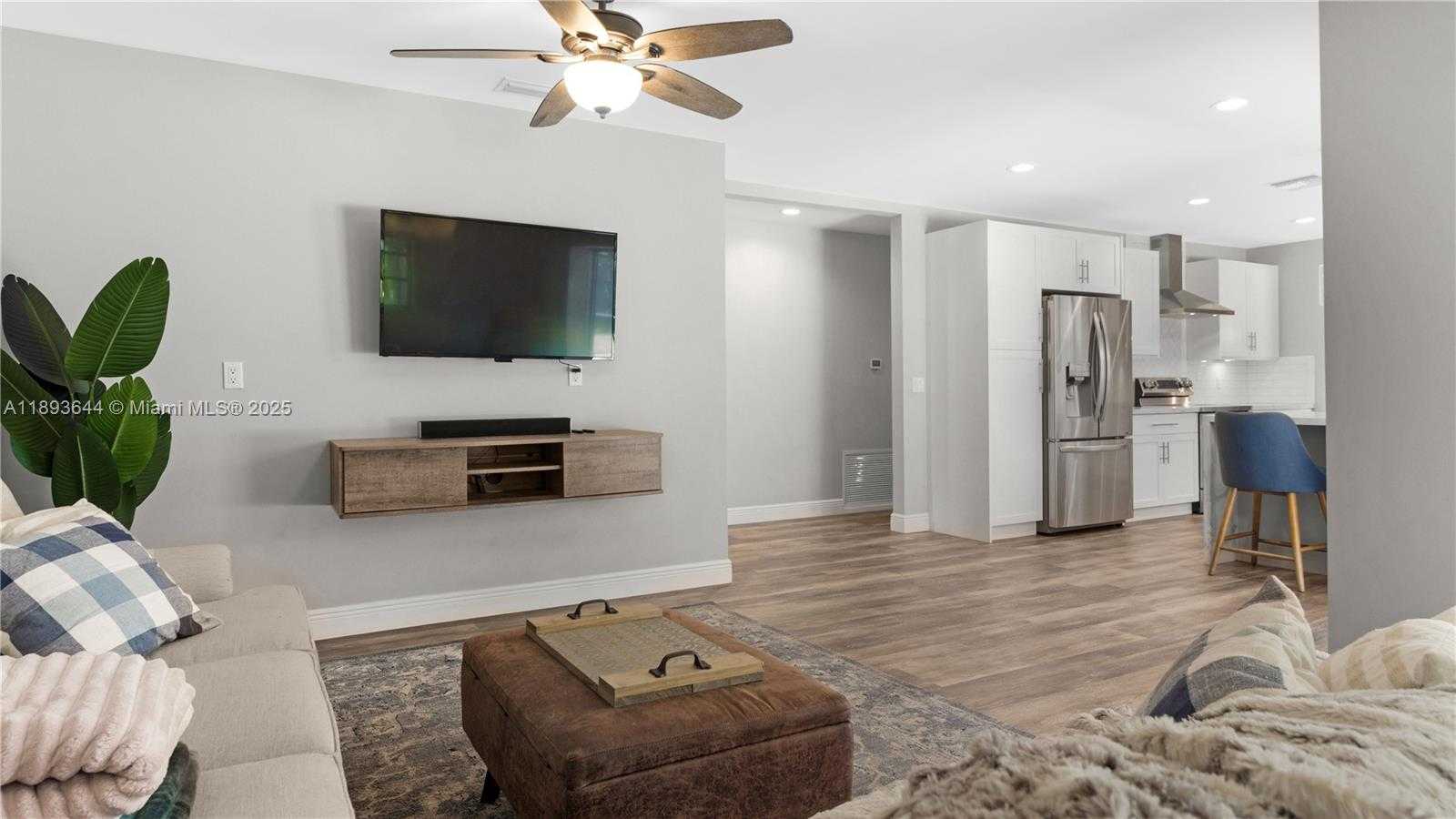 Small Image of 14590 SOUTH WEST 81ST AVE, Palmetto Bay Number 3
