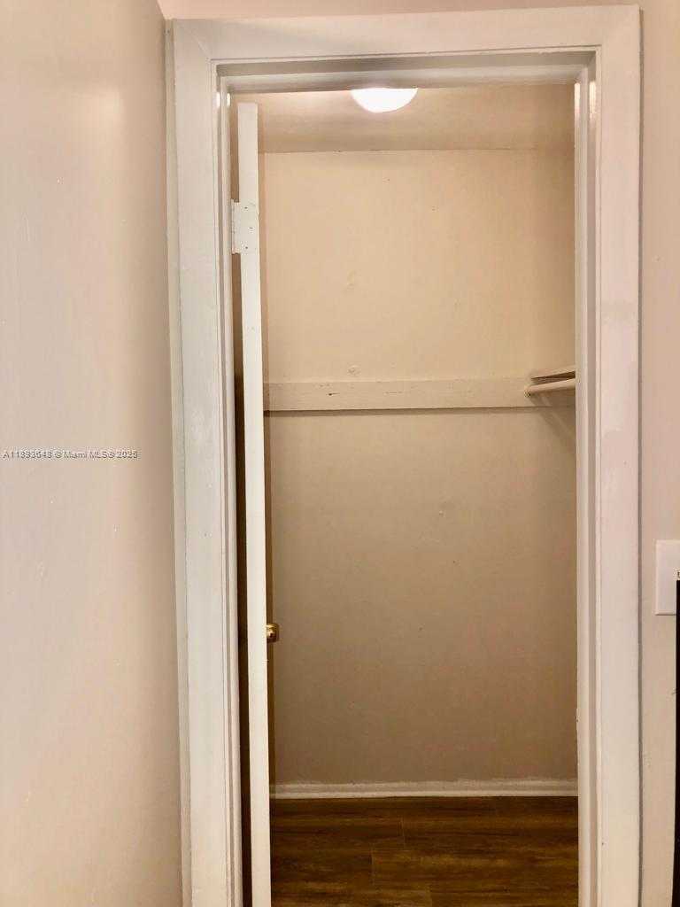 Small Image of 4610 SOUTH WEST 43RD TER, Dania Beach Number 11