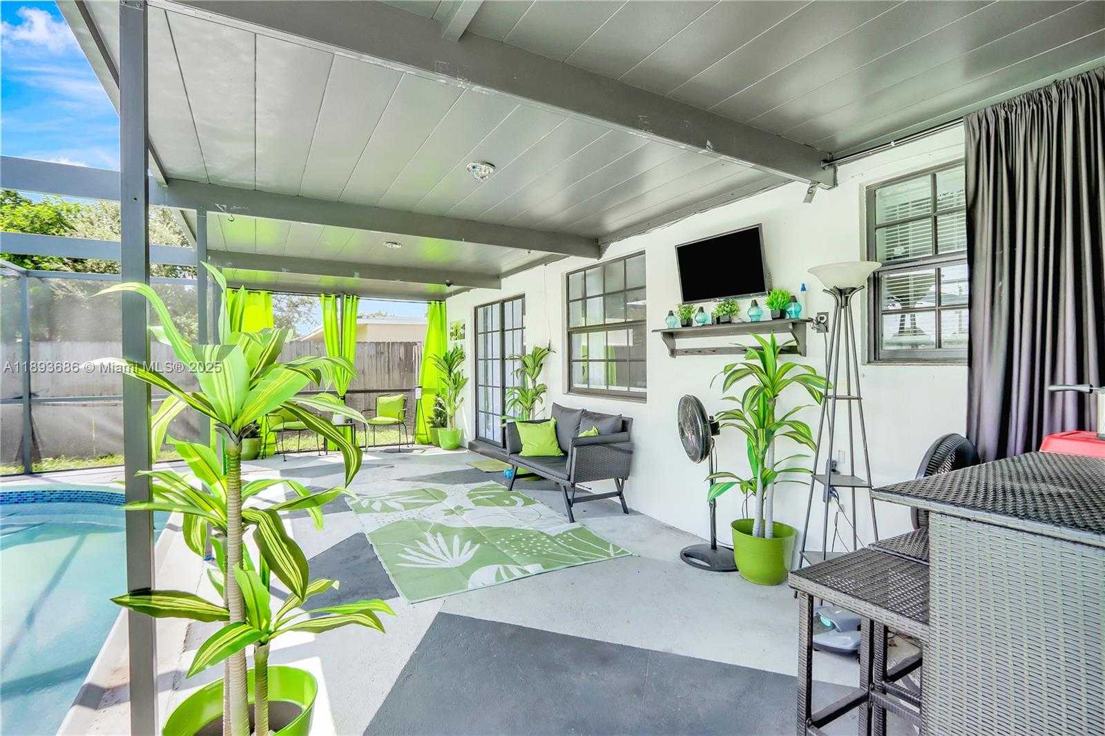 Small Image of 820 NORTH WEST 67TH AVE, Margate Number 13