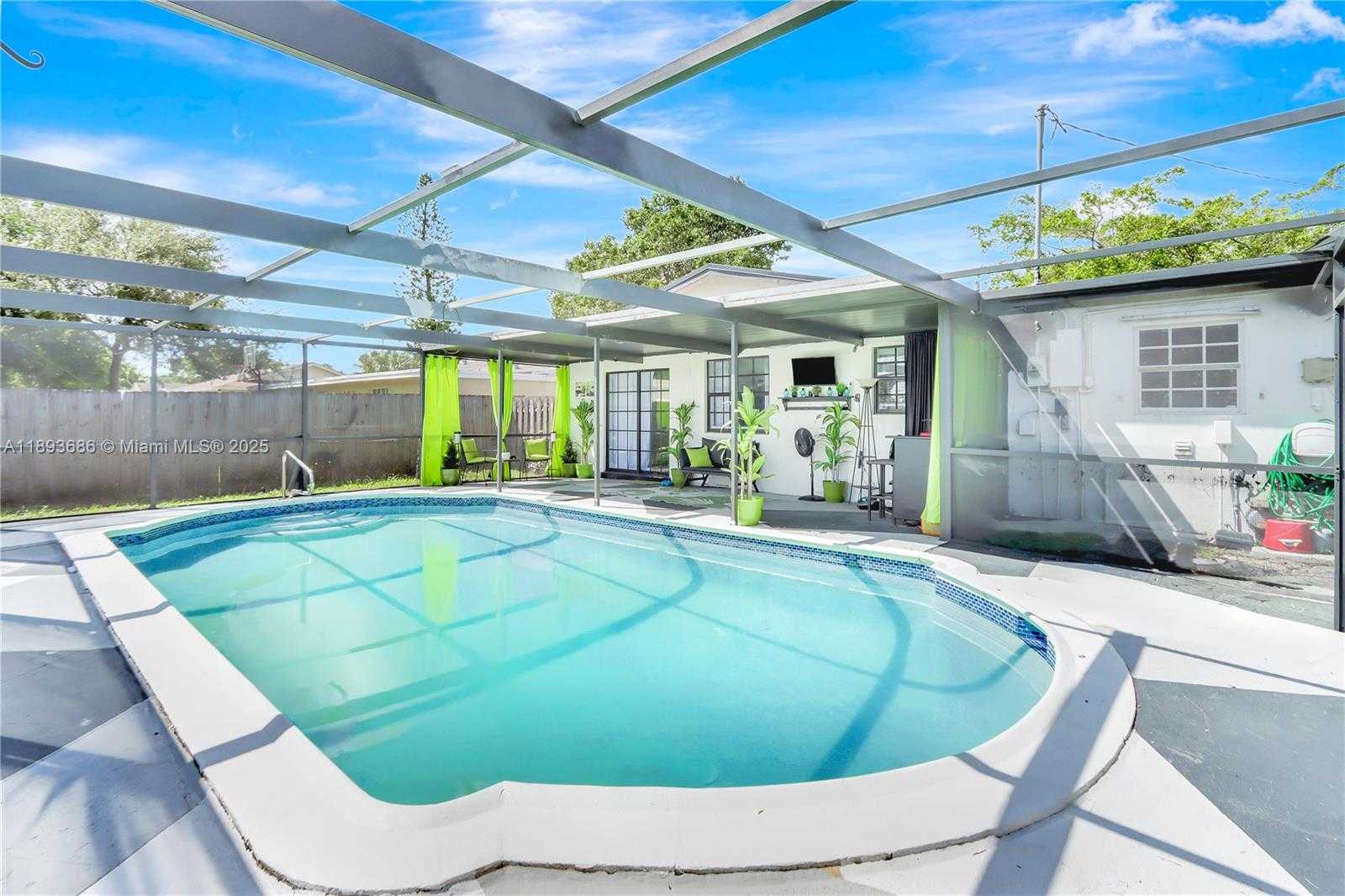 Small Image of 820 NORTH WEST 67TH AVE, Margate Number 15