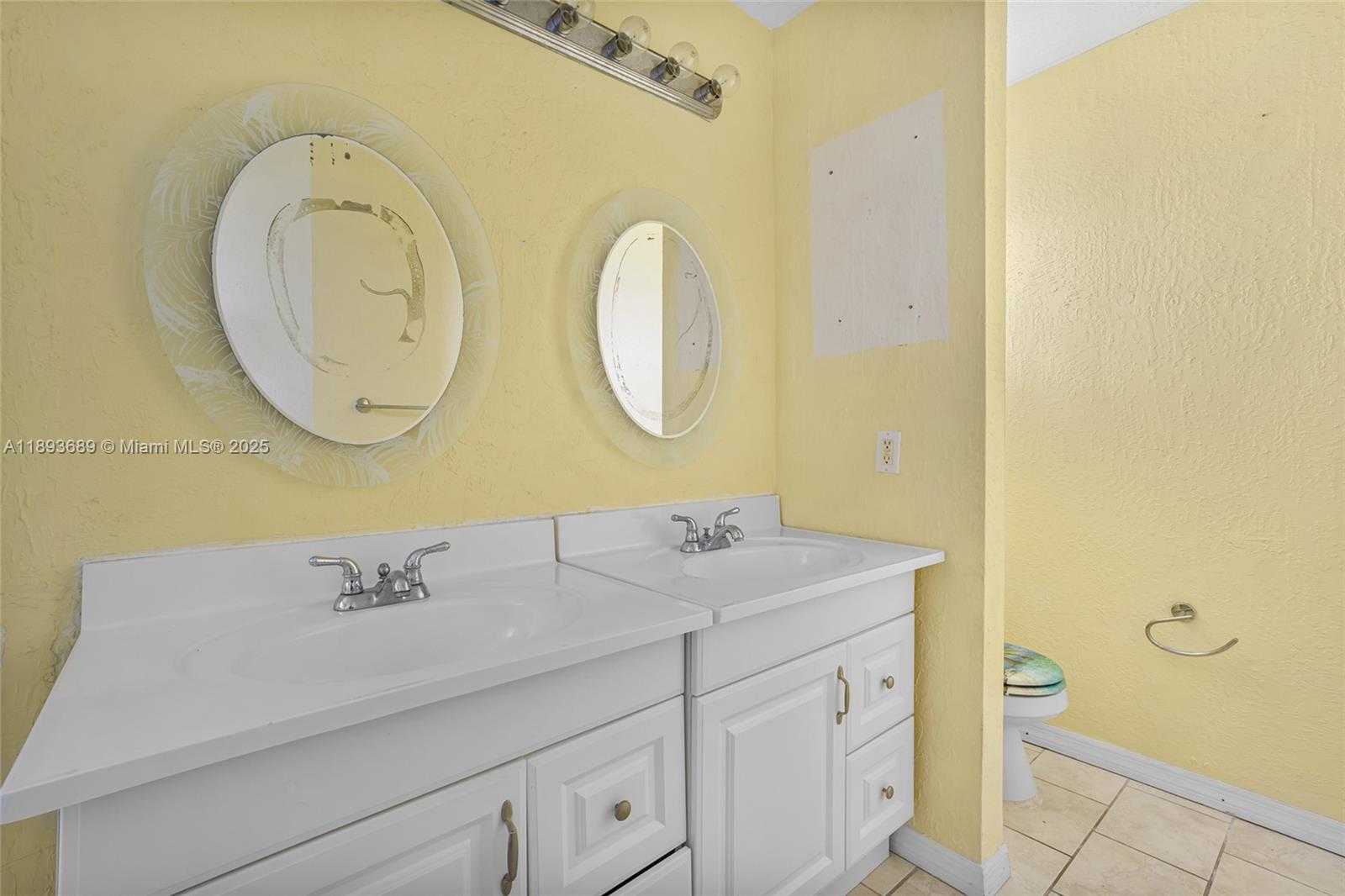 Small Image of 12424 SOUTH WEST 259TH TER, Homestead Number 13
