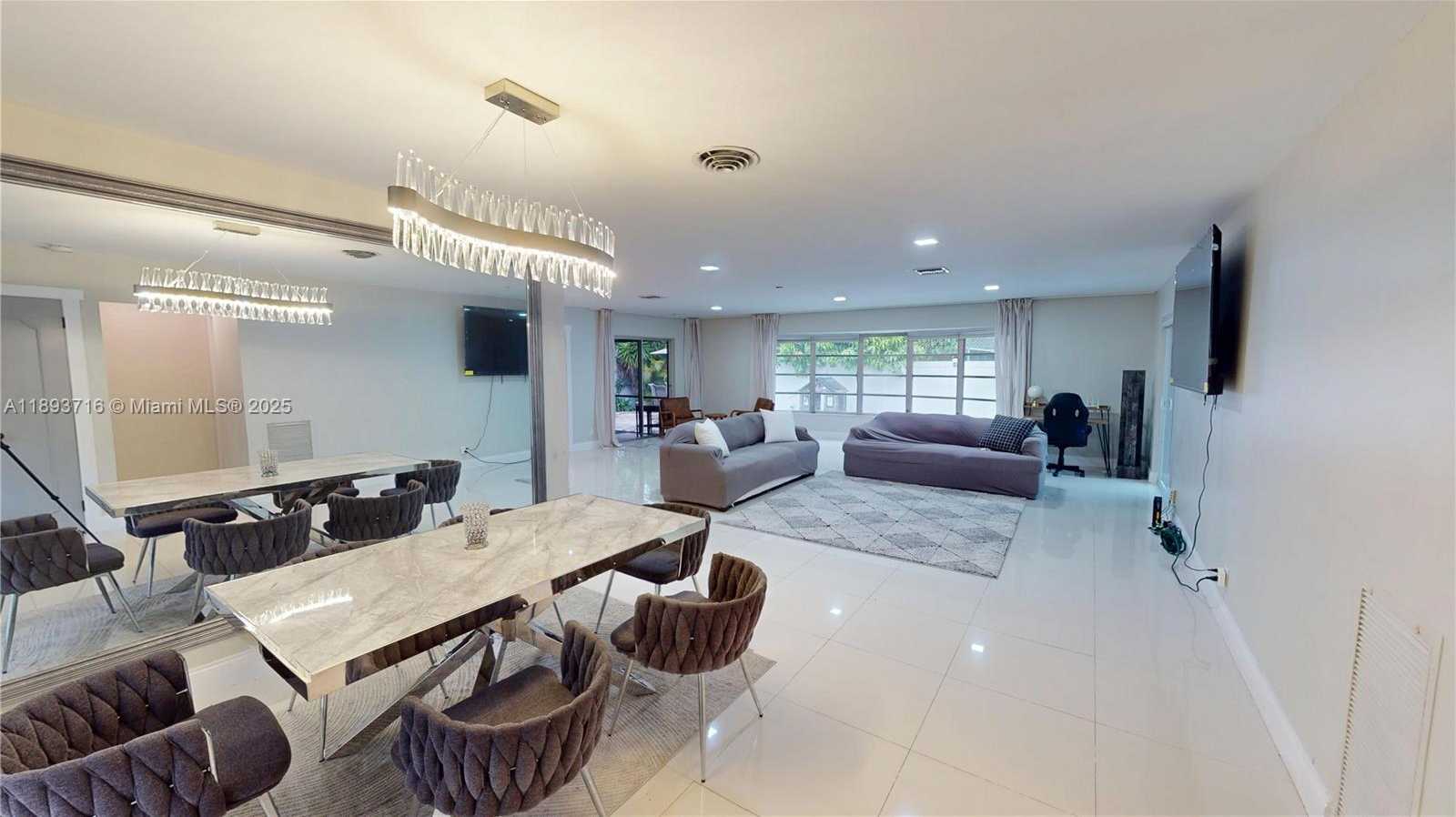Small Image of 2121 NORTH EAST 62ND ST, Fort Lauderdale Number 2