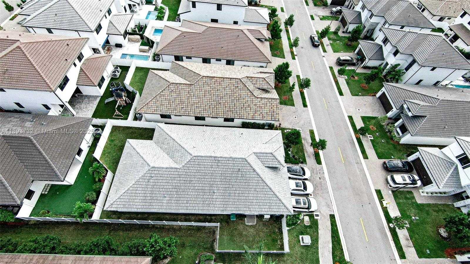 Small Image of 8137 NORTH WEST 46TH TER, Doral Number 16