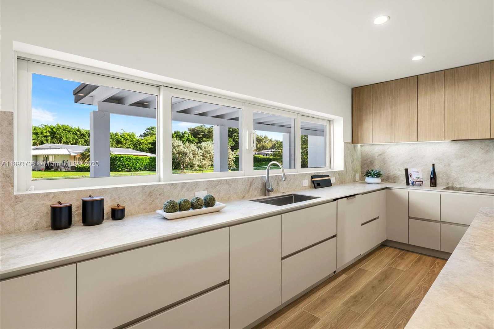 Small Image of 6951 SOUTH WEST 134TH ST, Pinecrest Number 16