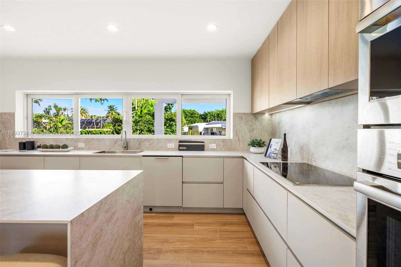 Small Image of 6951 SOUTH WEST 134TH ST, Pinecrest Number 17