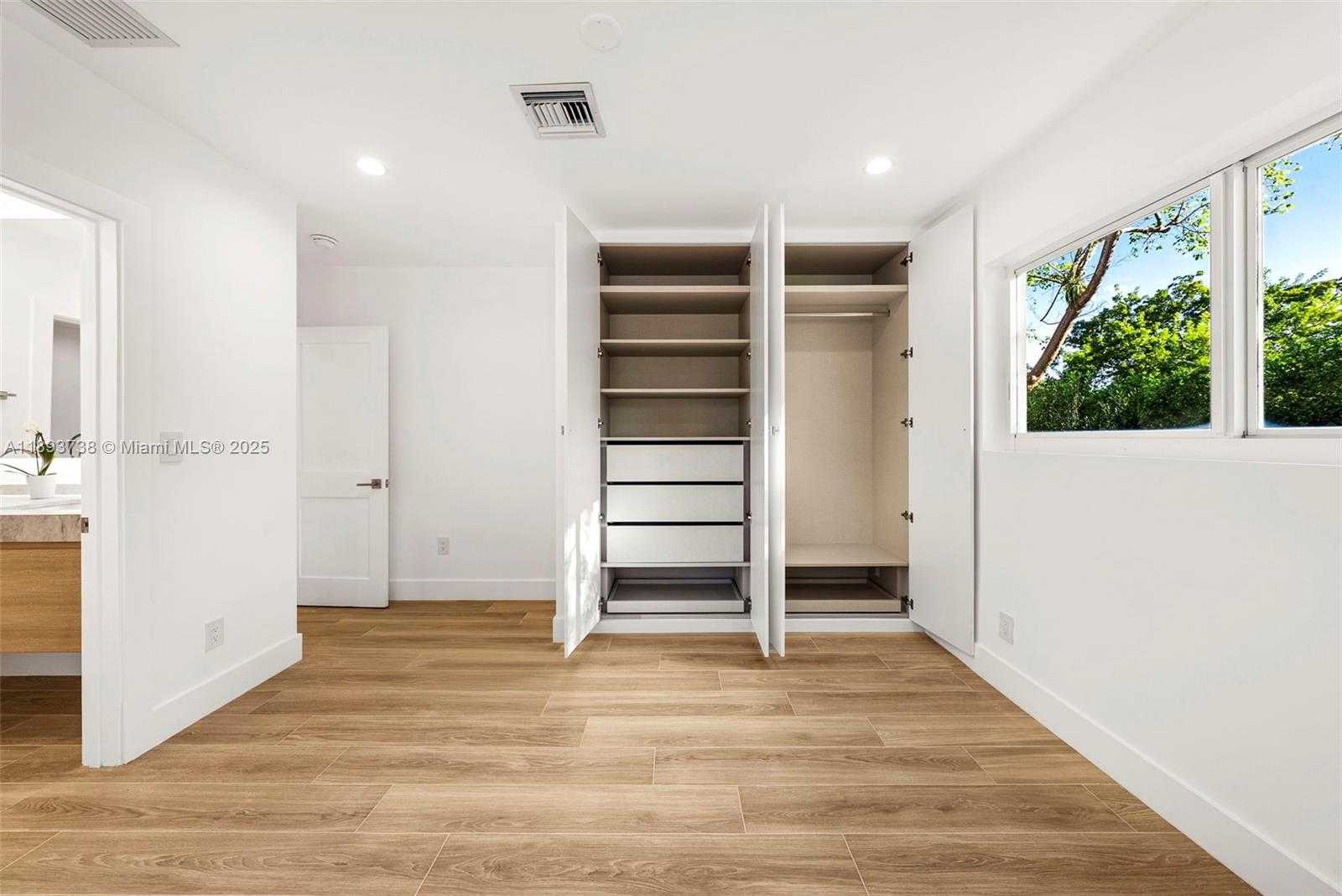 Small Image of 6951 SOUTH WEST 134TH ST, Pinecrest Number 43