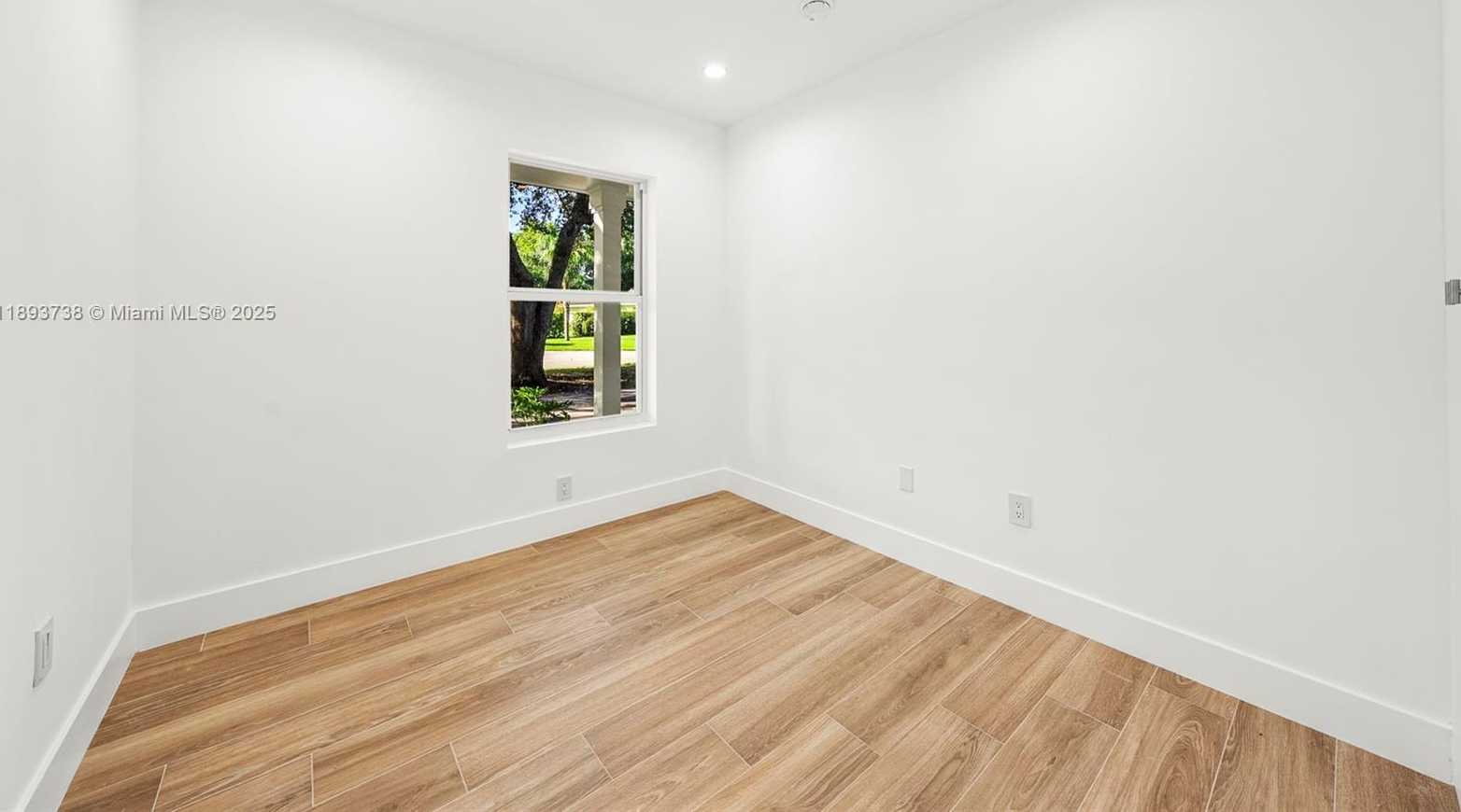Small Image of 6951 SOUTH WEST 134TH ST, Pinecrest Number 47