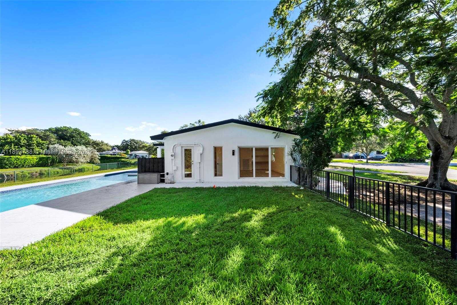 Small Image of 6951 SOUTH WEST 134TH ST, Pinecrest Number 69
