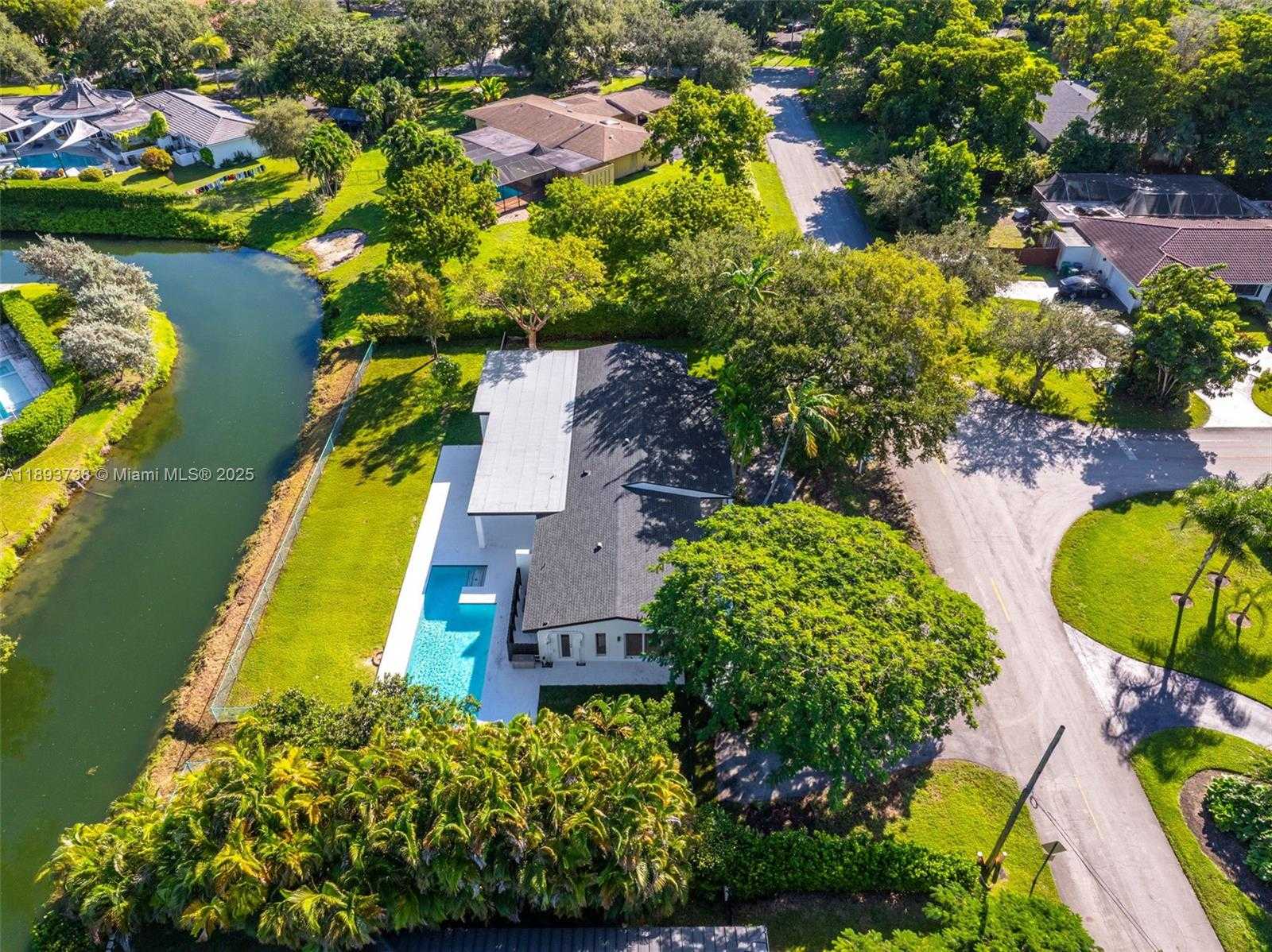 Small Image of 6951 SOUTH WEST 134TH ST, Pinecrest Number 84