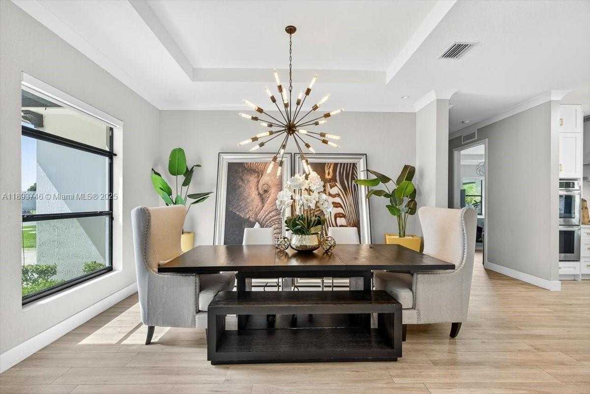 Small Image of 19200 BELVIEW DR, Cutler Bay Number 14