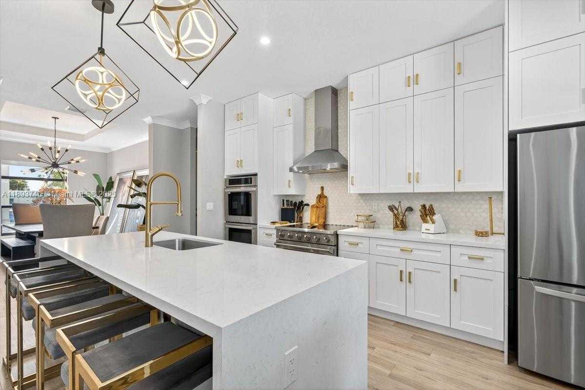 Small Image of 19200 BELVIEW DR, Cutler Bay Number 19