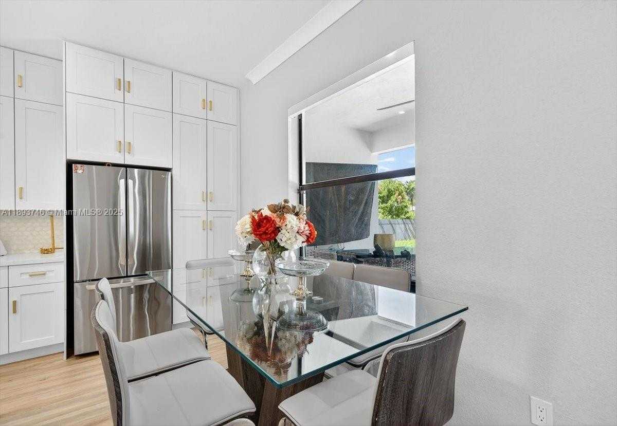Small Image of 19200 BELVIEW DR, Cutler Bay Number 22