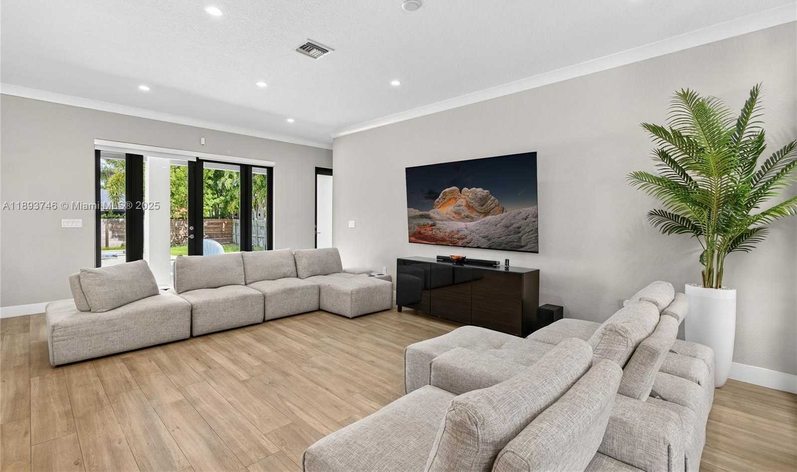 Small Image of 19200 BELVIEW DR, Cutler Bay Number 23