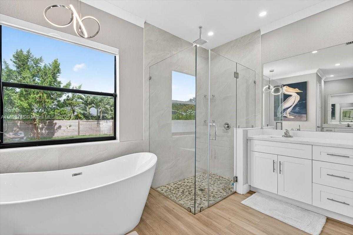 Small Image of 19200 BELVIEW DR, Cutler Bay Number 29
