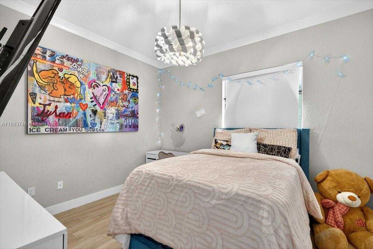 Small Image of 19200 BELVIEW DR, Cutler Bay Number 35