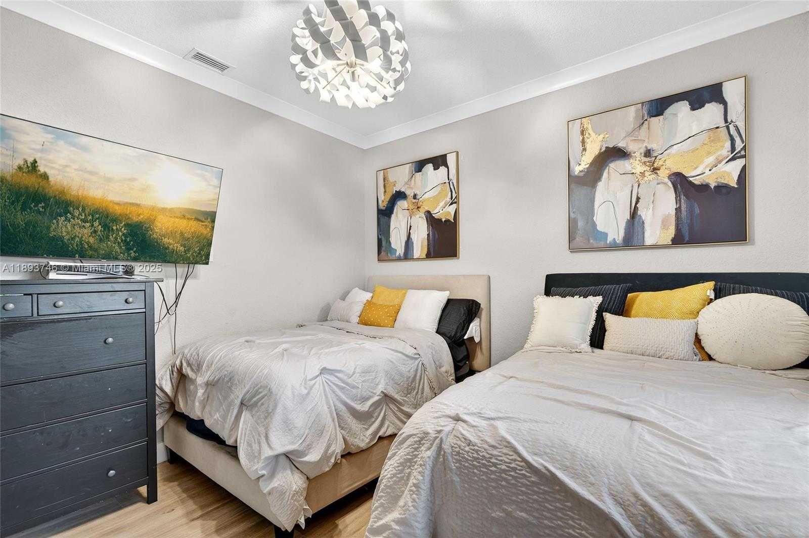 Small Image of 19200 BELVIEW DR, Cutler Bay Number 38