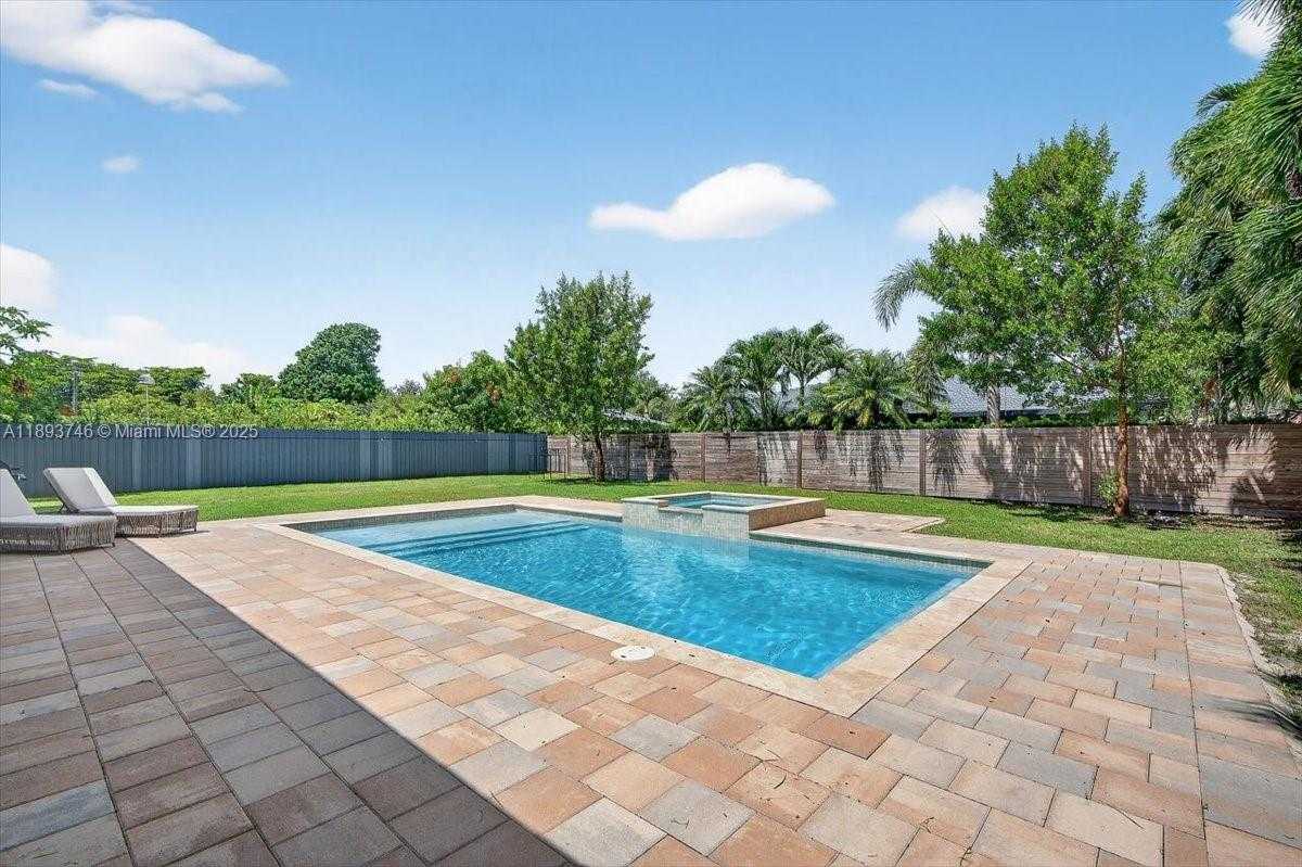 Small Image of 19200 BELVIEW DR, Cutler Bay Number 47