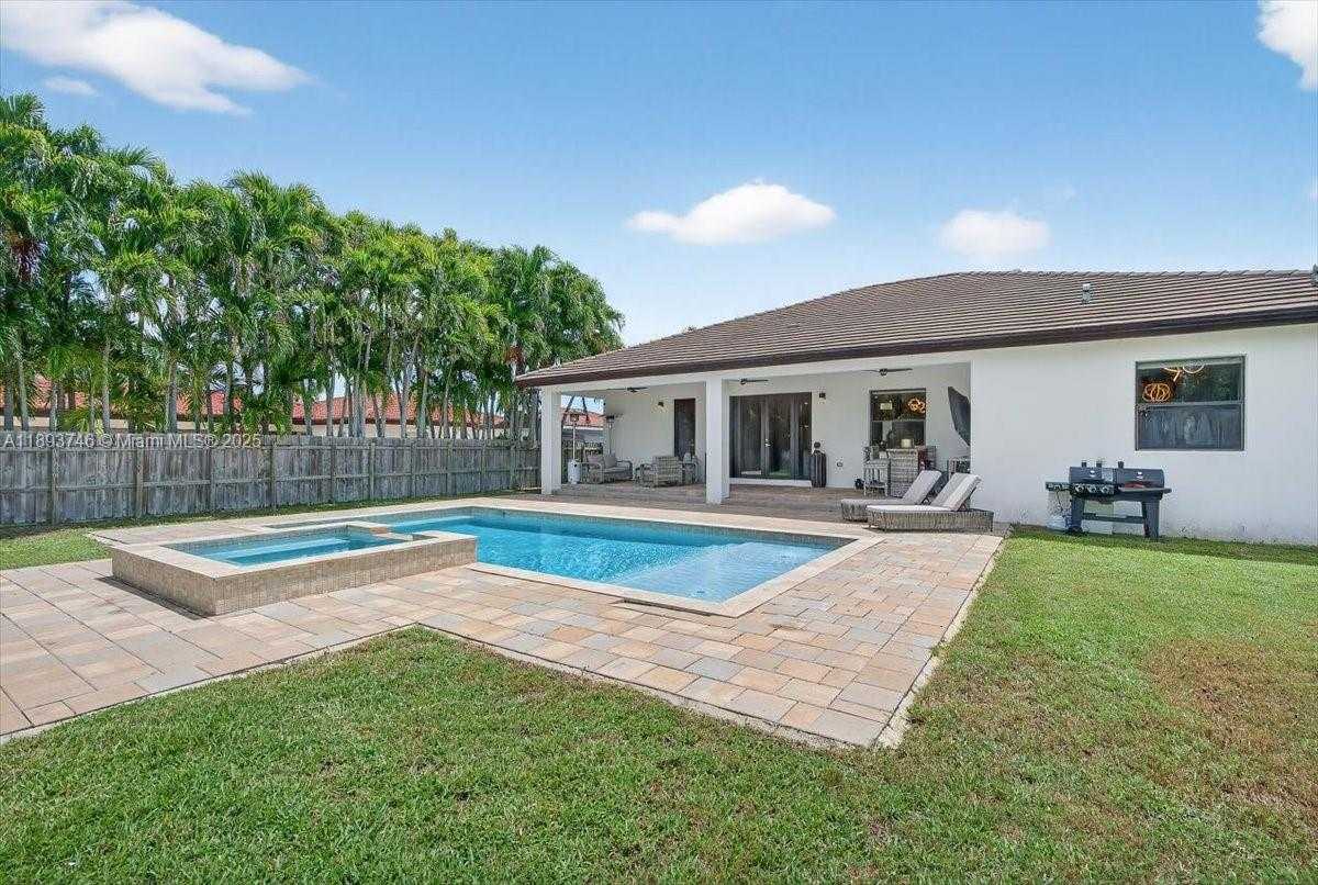 Small Image of 19200 BELVIEW DR, Cutler Bay Number 51